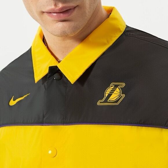 Nike Los Angeles Lakers Courtside Loose Fit Black Jacket - Picture 3 of 13
